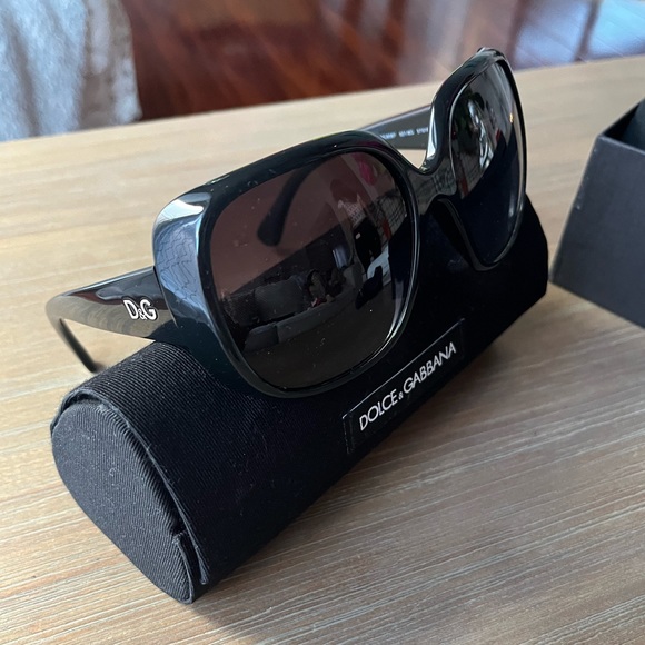 DOLCE& GABBANA black sun glasses - Picture 3 of 3